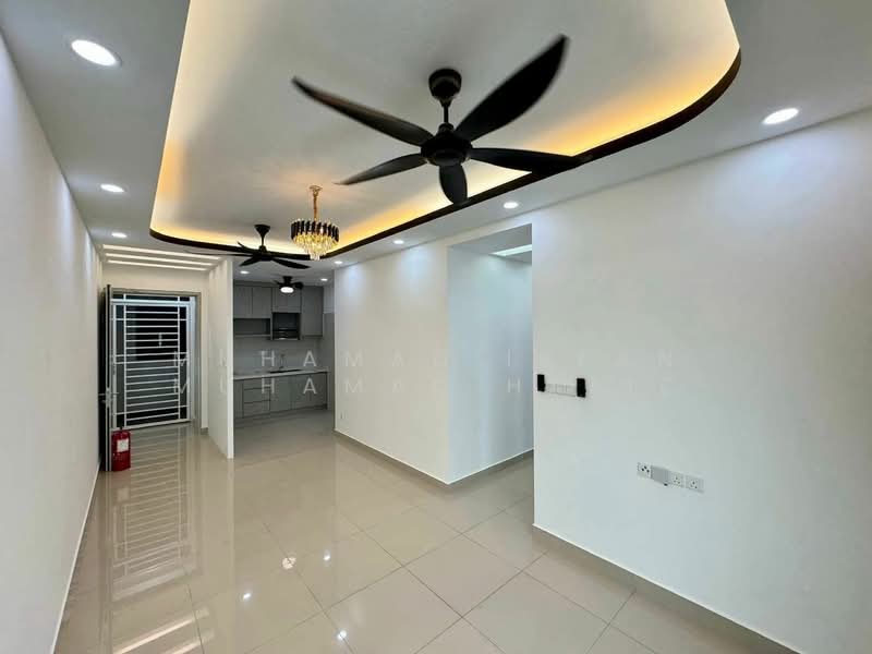 Bayu Residensi untuk Untuk Disewa - RM 1,800 /bulan, Apr 2026 - Living Room - PropertyGuru.com.my