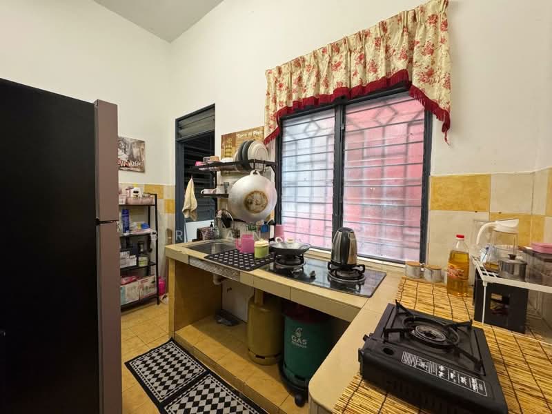 Apartment for Sale at Mentari Court - Bryan Yeoh - Kitchen - PropertyGuru.com.my