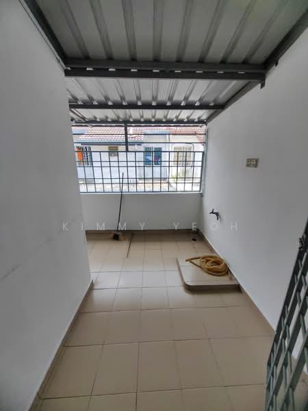 Terraced House for Sale in Bandar Botanic (Klang) - Kimmy Yeoh - Extended laundry area at the 1st floor g - PropertyGuru.com.my