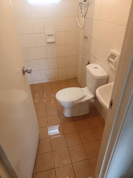 Apartment for Sale at Akasia Apartment @ Setia Alam - Veni Foo Yoke Fuang - Bathroom - PropertyGuru.com.my