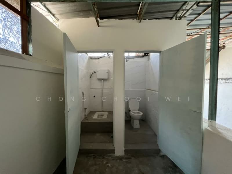 Shop for Rent in George Town (Penang) - Chong Chooi Wei - Bathroom - PropertyGuru.com.my