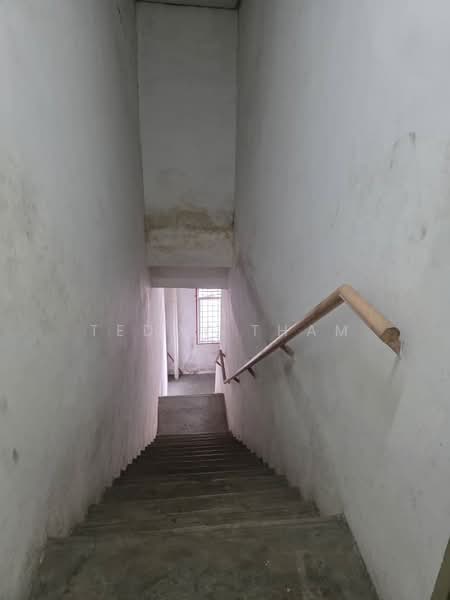 Terrace Factory for Sale in Taman Perindustrian Maju Jaya (Puchong) - Teddy Tham - Corridor - PropertyGuru.com.my