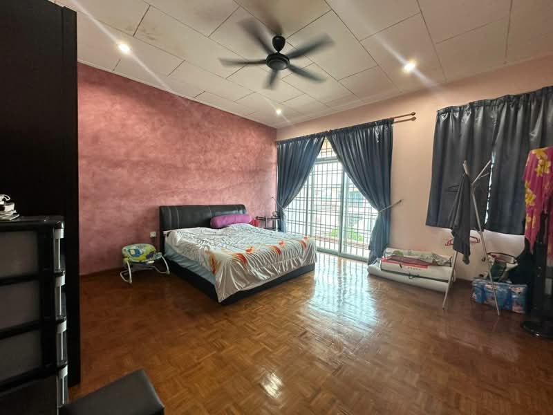 Semi-Detached House for Sale in Taman Bukit Jaya (Ulu Tiram) - Tommy Tai - Bedroom - PropertyGuru.com.my