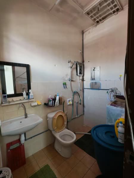 Taman Setia Indah untuk Untuk Dijual - RM 760,000, Apr 2026 - Bathroom - PropertyGuru.com.my