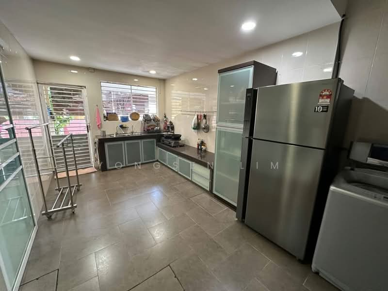 Semi-Detached House for Sale in Setia Eco Park (Setia Alam) - Yongsen Lim - Kitchen - PropertyGuru.com.my