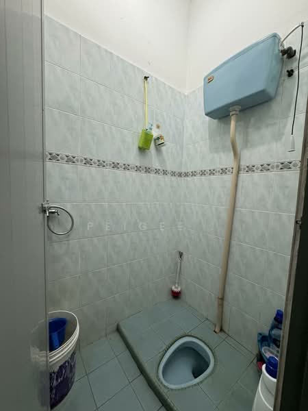 2-storey Terraced House for Sale in Taman Sri Rampai (Wangsa Maju) - PeiGee . - Bathroom - PropertyGuru.com.my