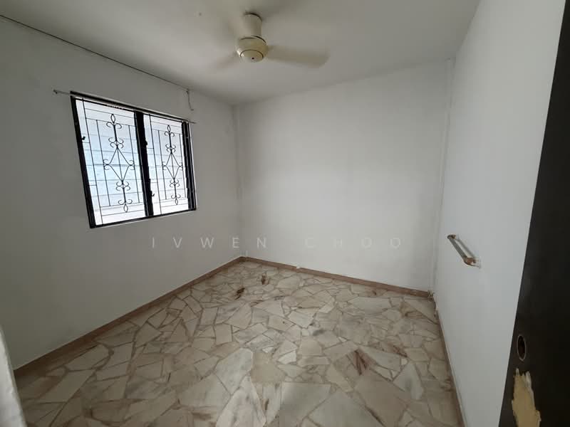 Untuk Disewa - Flat Taman Ungku Tun Aminah