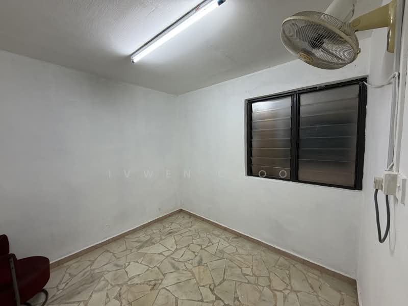 Untuk Disewa - Flat Taman Ungku Tun Aminah