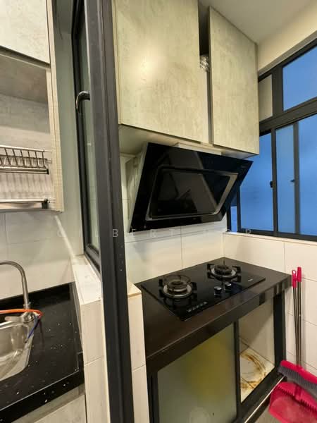 Service Residence for Rent at KL Traders Square - Gilbert Hor - Kitchen - PropertyGuru.com.my