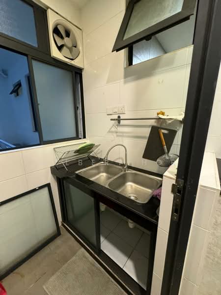 Service Residence for Rent at KL Traders Square - Gilbert Hor - Kitchen - PropertyGuru.com.my