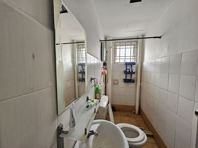 Apartment for Sale at Serdang Villa Apartment - Sherene Goh - Bathroom - PropertyGuru.com.my