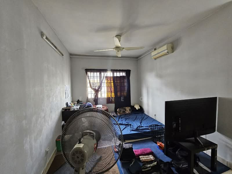 Apartment for Sale at Serdang Villa Apartment - Sherene Goh - Bedroom - PropertyGuru.com.my