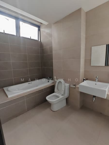 3-storey Terraced House for Sale in Ampang (Kuala Lumpur) - Mandy Khoo - Bathroom - PropertyGuru.com.my
