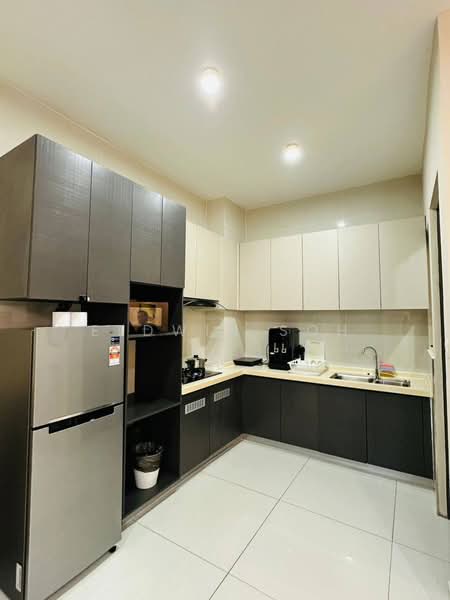 Condominium for Rent at Kings Bay @ Country Garden Danga Bay - Eldwin Soh - Kitchen - PropertyGuru.com.my