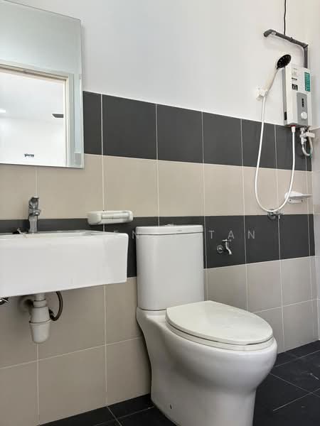 2-storey Terraced House for Sale in Pasir Gudang (Johor) - Terence Tan - Bathroom - PropertyGuru.com.my