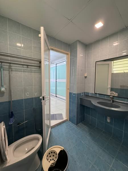 Condominium for Sale at Platinum Lake PV 10 - Cyrus Chee - Bathroom - PropertyGuru.com.my