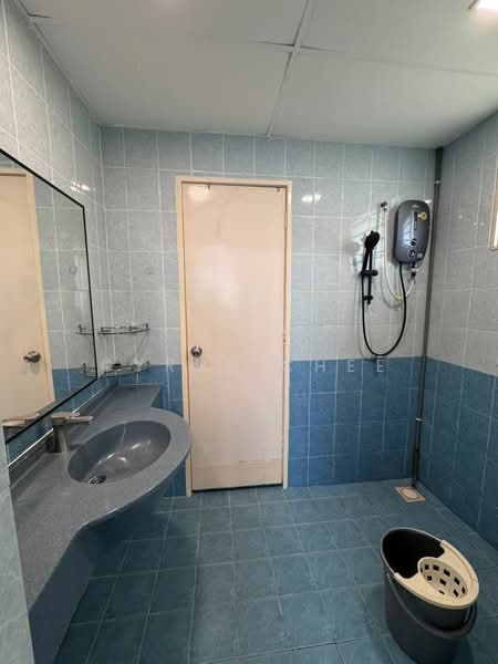 Condominium for Sale at Platinum Lake PV 10 - Cyrus Chee - Bathroom - PropertyGuru.com.my