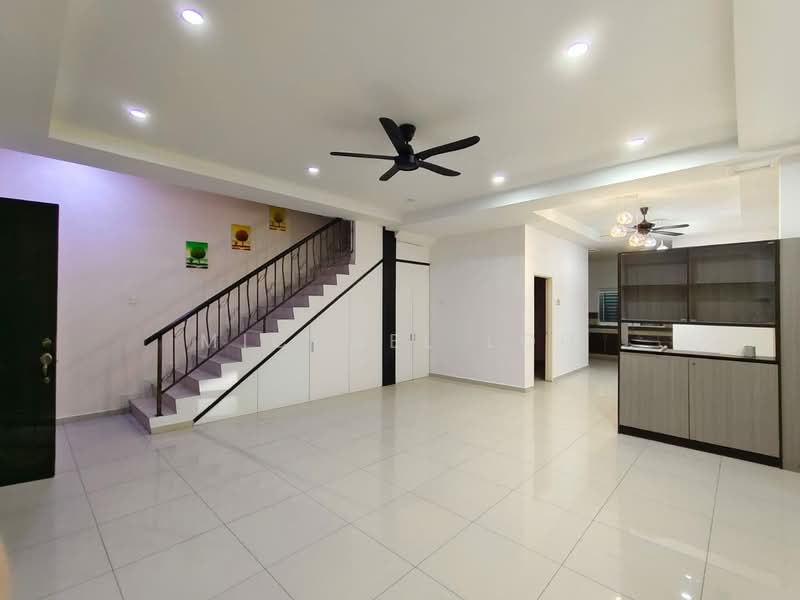 Bandar Cyber Ipoh (Bandar Siber) untuk Untuk Dijual - RM 508,000, Apr 2026 - Living Room - PropertyGuru.com.my