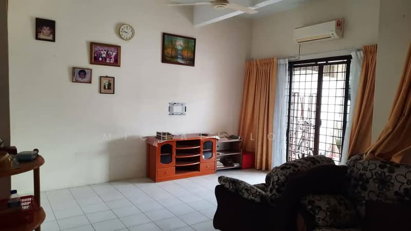 Taman Silibin untuk Untuk Dijual - RM 320,000, Apr 2026 - Living Room - PropertyGuru.com.my