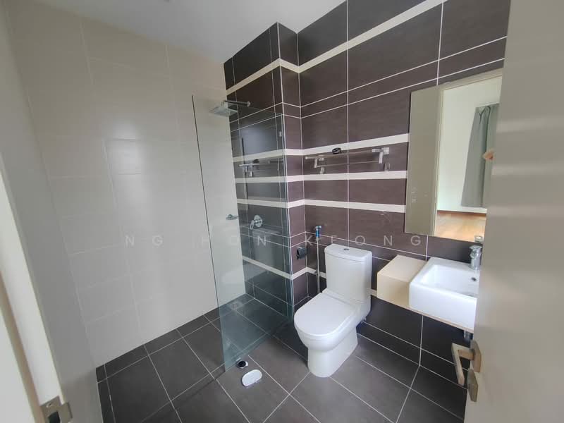 Semi-Detached House for Sale in Puchong (Selangor) - Ng Hon Keong - Bathroom - PropertyGuru.com.my