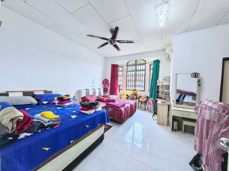 Taman Nusa Bestari 2 untuk Untuk Dijual - RM 728,000, Apr 2026 - Bedroom - PropertyGuru.com.my