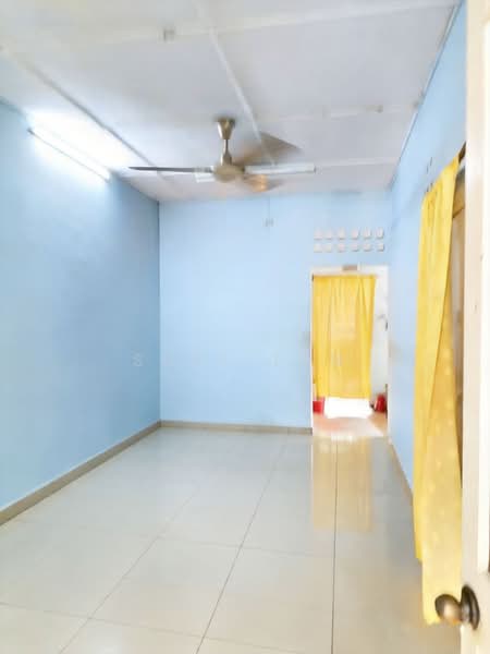 1-storey Terraced House for Sale in Kepong Baru (Kepong) - Suki Tan - Living Room - PropertyGuru.com.my