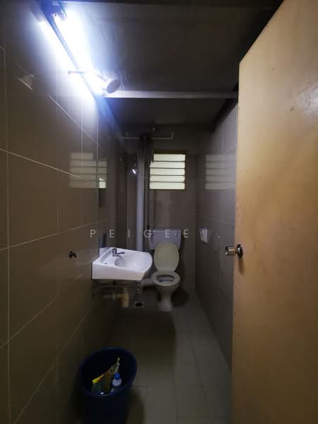 Shop / Office for Sale in Bandar Baru Ampang (Ampang) - PeiGee . - Bathroom - PropertyGuru.com.my
