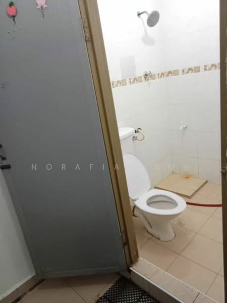 Kelumpuk Dahlia / Melati untuk Untuk Dijual - RM 190,000, Apr 2026 - Bathroom - PropertyGuru.com.my