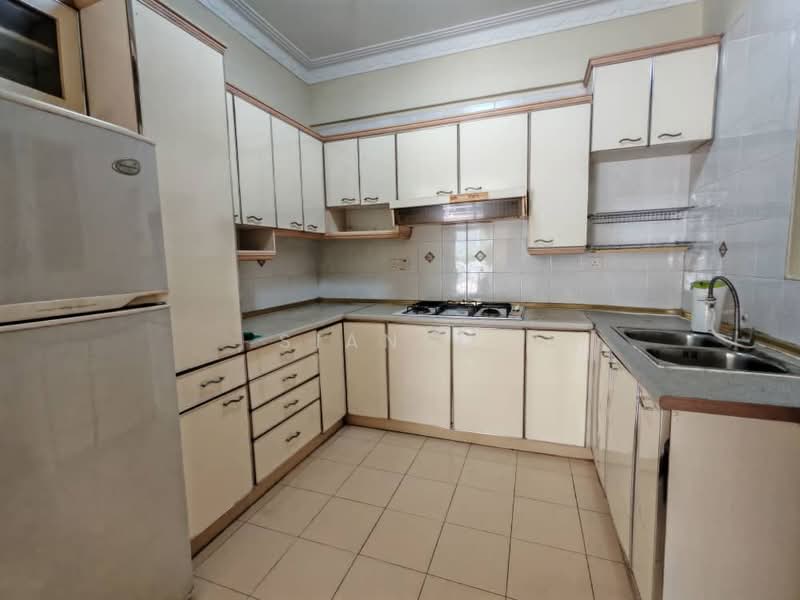 Gold Coast Resort Condominium untuk Untuk Dijual - RM 520,000, Apr 2026 - Kitchen - PropertyGuru.com.my