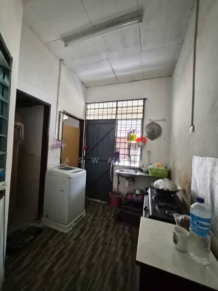 1-storey Terraced House for Sale in Taman Mutiara (Sungai Kob) - Aswad . - Kitchen - PropertyGuru.com.my