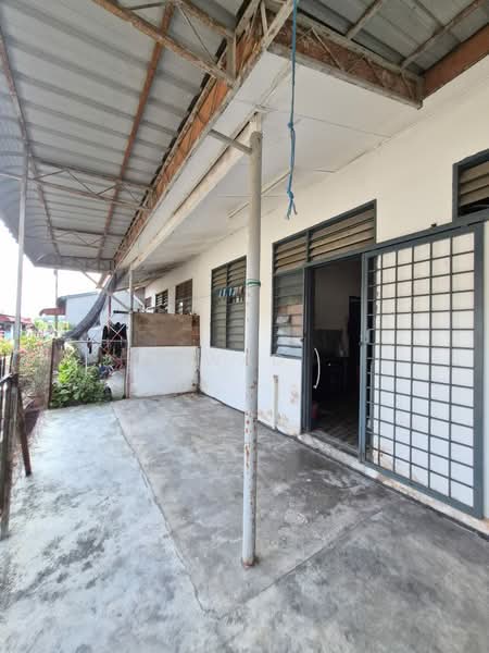 1-storey Terraced House for Sale in Taman Mutiara (Sungai Kob) - Aswad . - Backyard - PropertyGuru.com.my