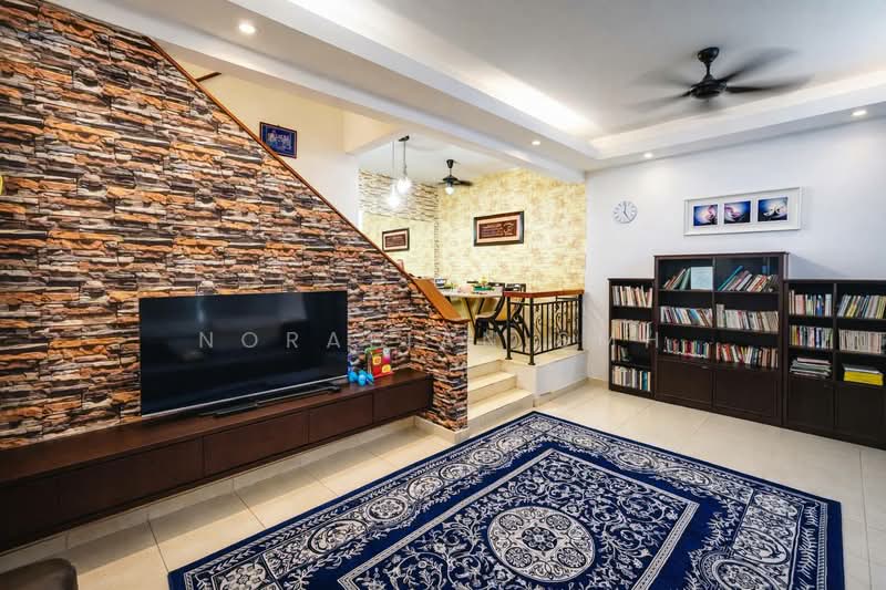 2-storey Terraced House for Sale in Alam Budiman (Shah Alam) - Norafian SMH - Living Room - PropertyGuru.com.my