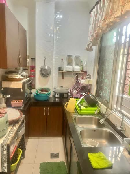 Semi-Detached House for Sale at Taman Impian Putra - BILYA ARIFF - Kitchen - PropertyGuru.com.my