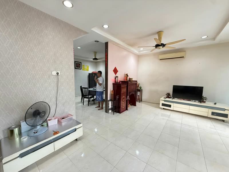 Taman Bukit Piatu Mutiara untuk Untuk Dijual - RM 528,000, Apr 2026 - Living Room - PropertyGuru.com.my