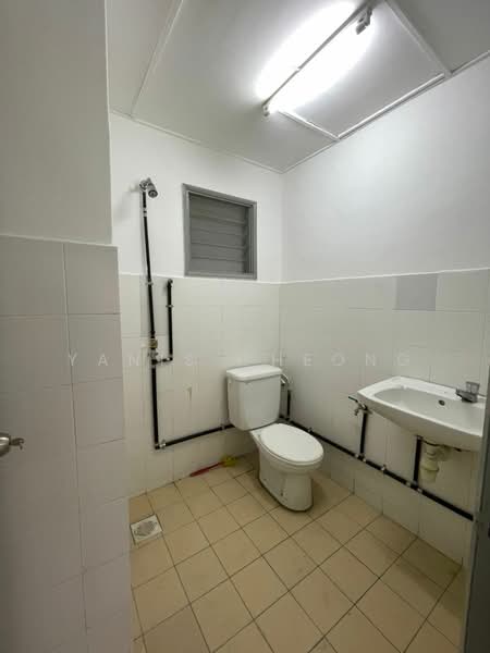 Astana Square untuk Untuk Disewa - RM 1,250 /bulan, Apr 2026 - Bathroom - PropertyGuru.com.my