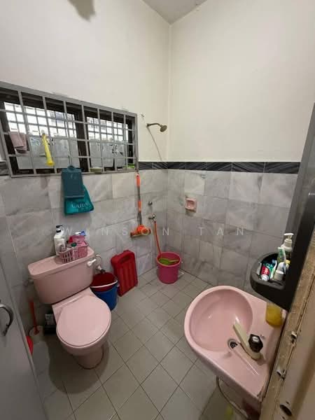 2-storey Terraced House for Sale in Taman Sri Putri (Skudai) - Winson Tan - Bathroom - PropertyGuru.com.my