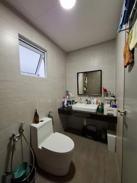 Koi Suites untuk Untuk Disewa - RM 1,200 /bulan, Apr 2026 - Bathroom - PropertyGuru.com.my
