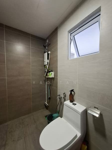 Koi Suites untuk Untuk Disewa - RM 1,200 /bulan, Apr 2026 - Bathroom - PropertyGuru.com.my