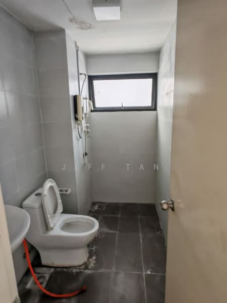 Service Residence for Sale at Sk One Residence - Jeff Tan - Bathroom - PropertyGuru.com.my