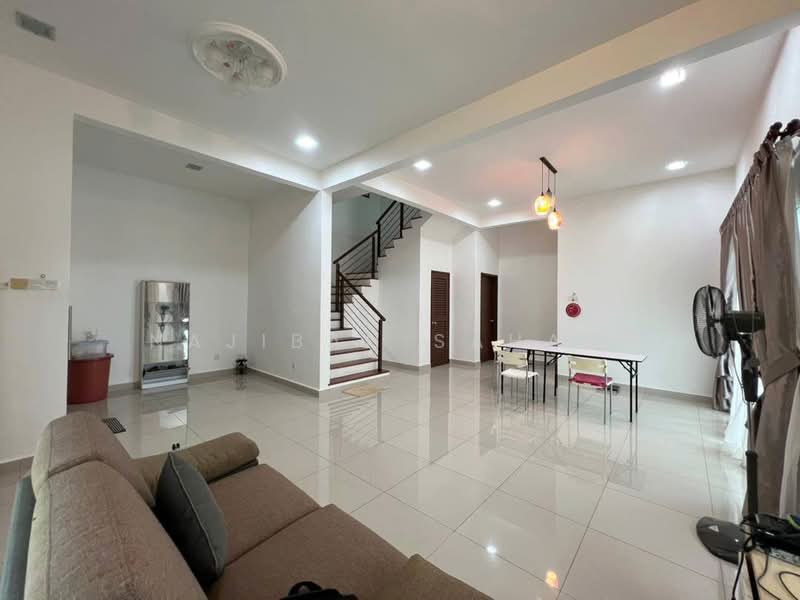 Bandar Tasik Kesuma untuk Untuk Dijual - RM 799,000, Apr 2026 - Living Room - PropertyGuru.com.my