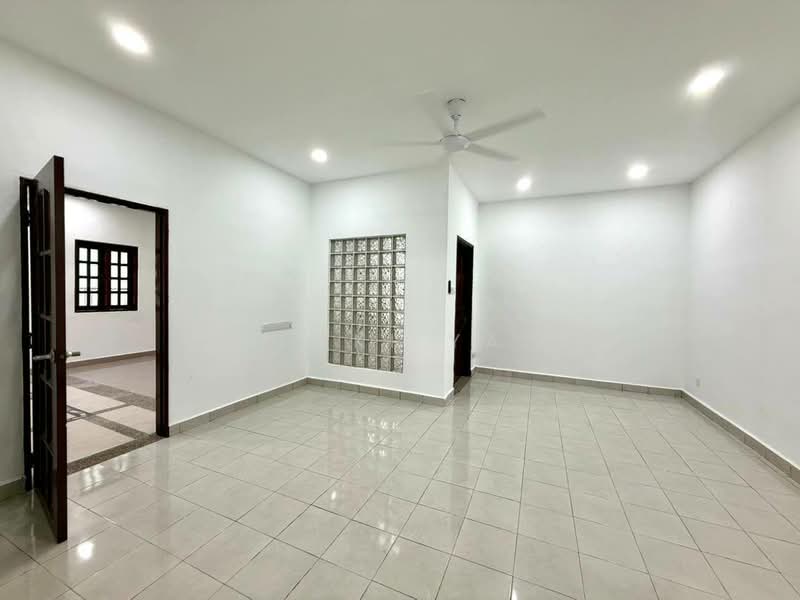 Rumah Berkembar untuk Dijual di Johor Bahru (Johor) - Genki Yap - Living Room - PropertyGuru.com.my