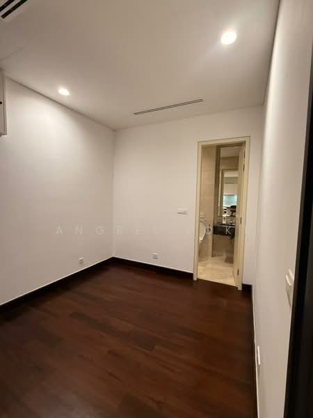 Service Residence for Rent at Banyan Tree Signatures - Angeel Loke - Bathroom - PropertyGuru.com.my