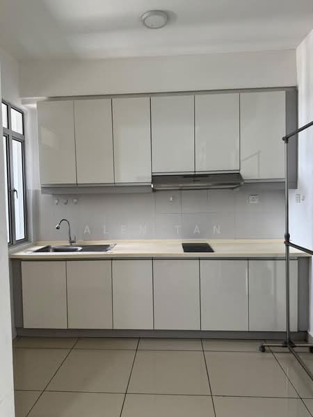Apartment for Sale at Austin Suites (Permata Austin) - Alen Tan - Kitchen - PropertyGuru.com.my