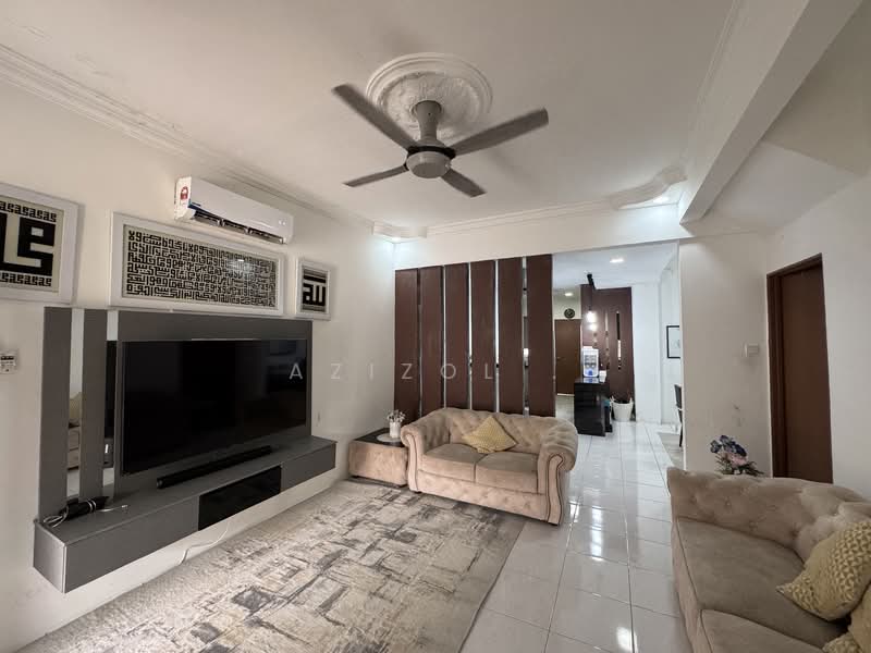 2-storey Terraced House for Sale in Sepang (Selangor) - Azizol . - Living Room - PropertyGuru.com.my