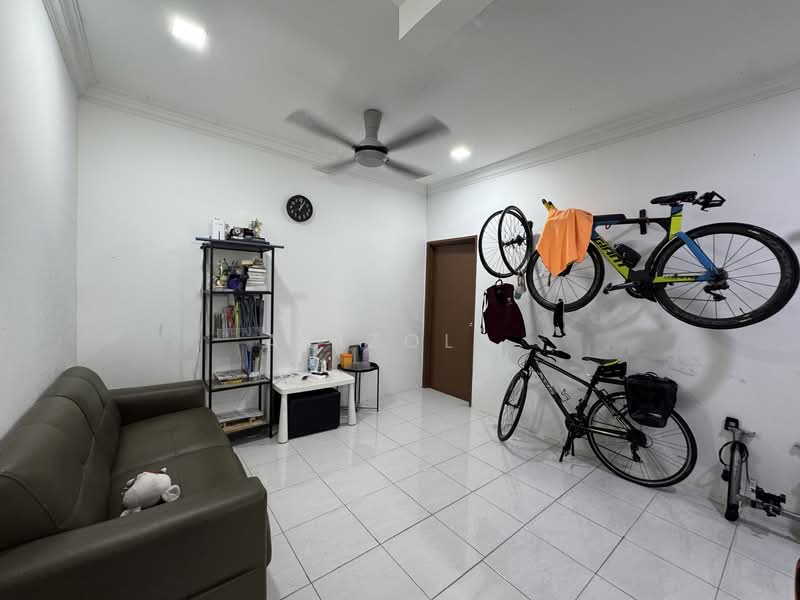 2-storey Terraced House for Sale in Sepang (Selangor) - Azizol . - Living Room - PropertyGuru.com.my
