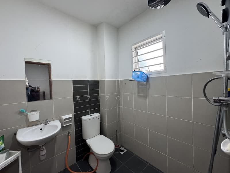 2-storey Terraced House for Sale in Sepang (Selangor) - Azizol . - Bathroom - PropertyGuru.com.my