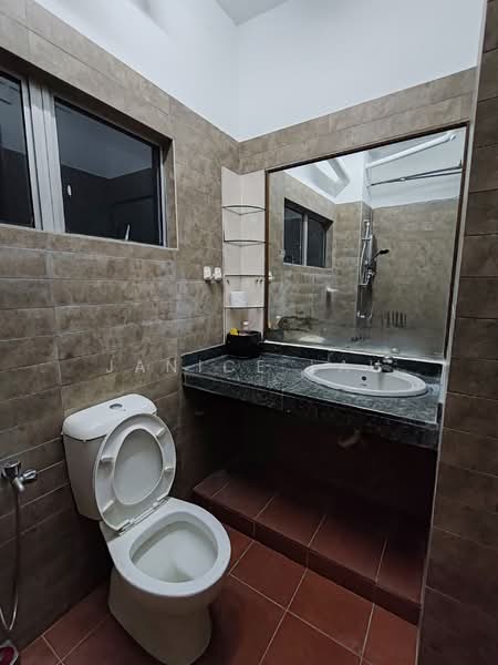 Rose Vista untuk Untuk Disewa - RM 1,800 /bulan, Apr 2026 - Bathroom - PropertyGuru.com.my