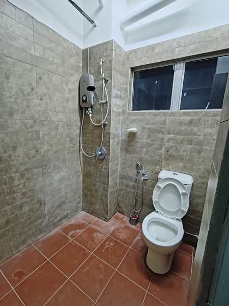 Rose Vista untuk Untuk Disewa - RM 1,800 /bulan, Apr 2026 - Bathroom - PropertyGuru.com.my