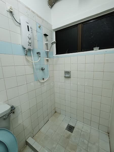 Rose Vista untuk Untuk Disewa - RM 1,800 /bulan, Apr 2026 - Bathroom - PropertyGuru.com.my