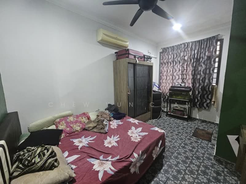 2-storey Terraced House for Sale in Taman Seri Orkid (Skudai) - Chew Yun Chan - Bedroom - PropertyGuru.com.my